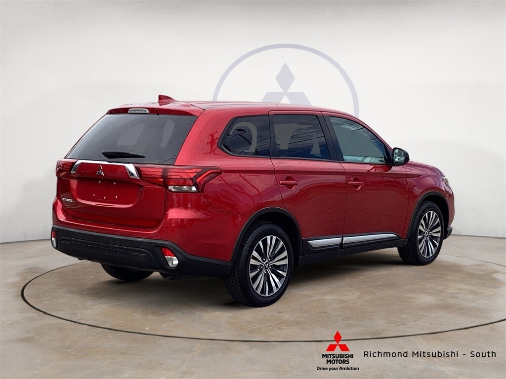2020 Mitsubishi Outlander ES photo 3