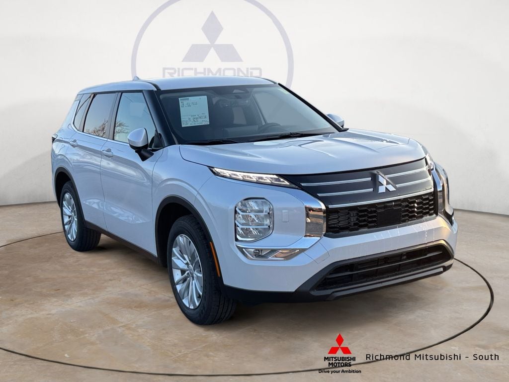 2026 Mitsubishi Outlander ES