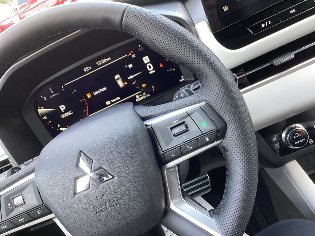 2025 Mitsubishi Outlander SEL Platinum Edition - Photo 21