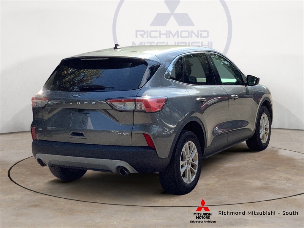 2022 Ford Escape SE photo 2