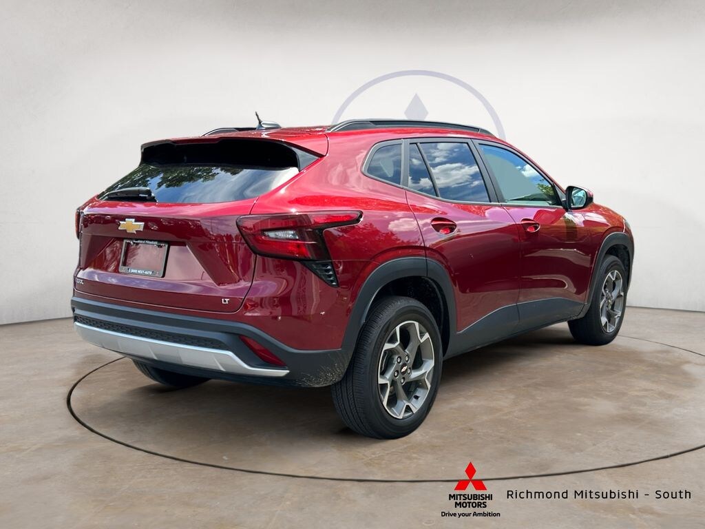 Used 2025 Chevrolet Trax LT SUV
