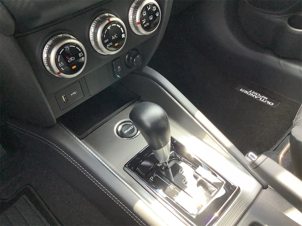 2025 Mitsubishi Outlander Sport ES SE LE photo 4