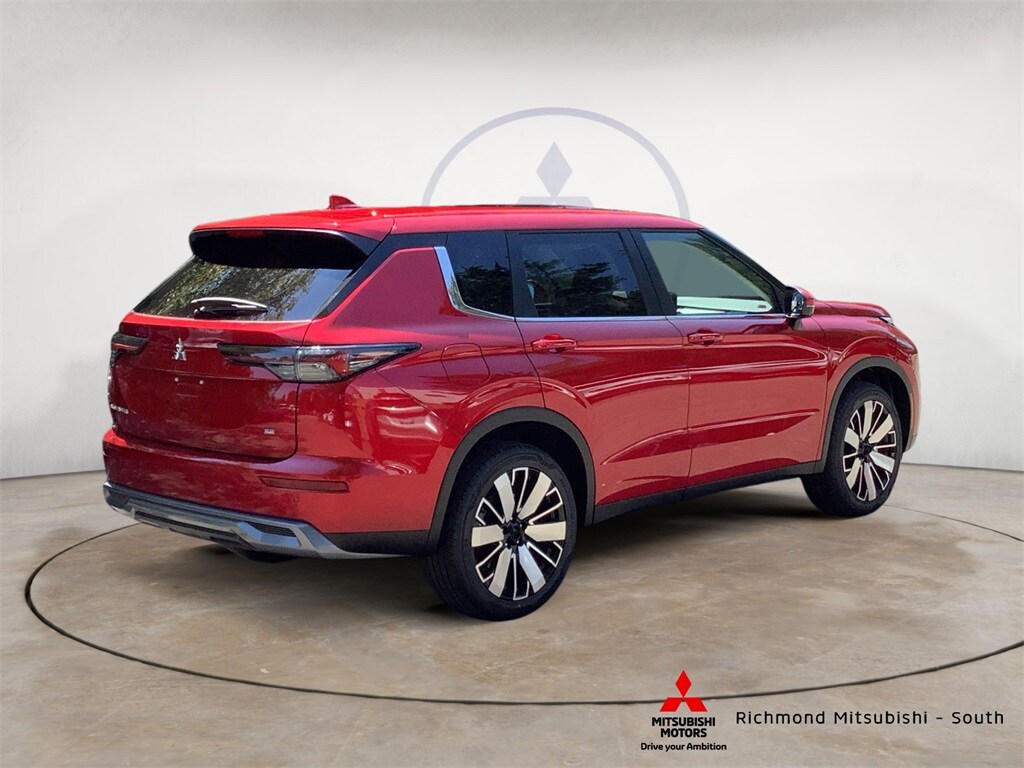 2025 Mitsubishi Outlander SE photo 2