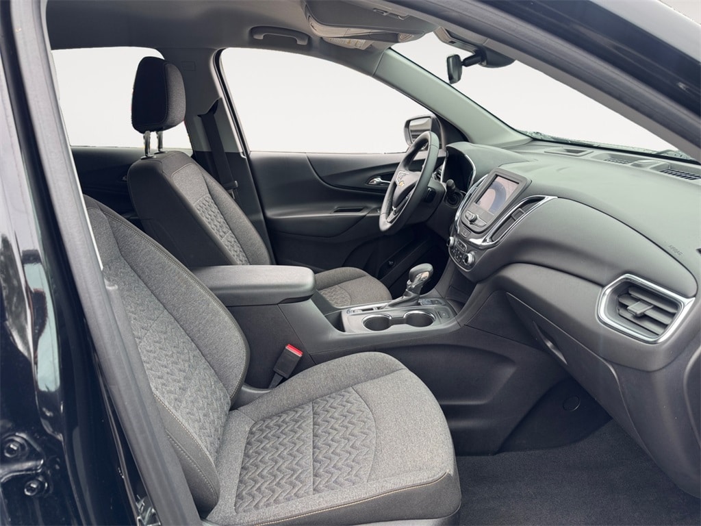 2023 Chevrolet Equinox LT photo 3