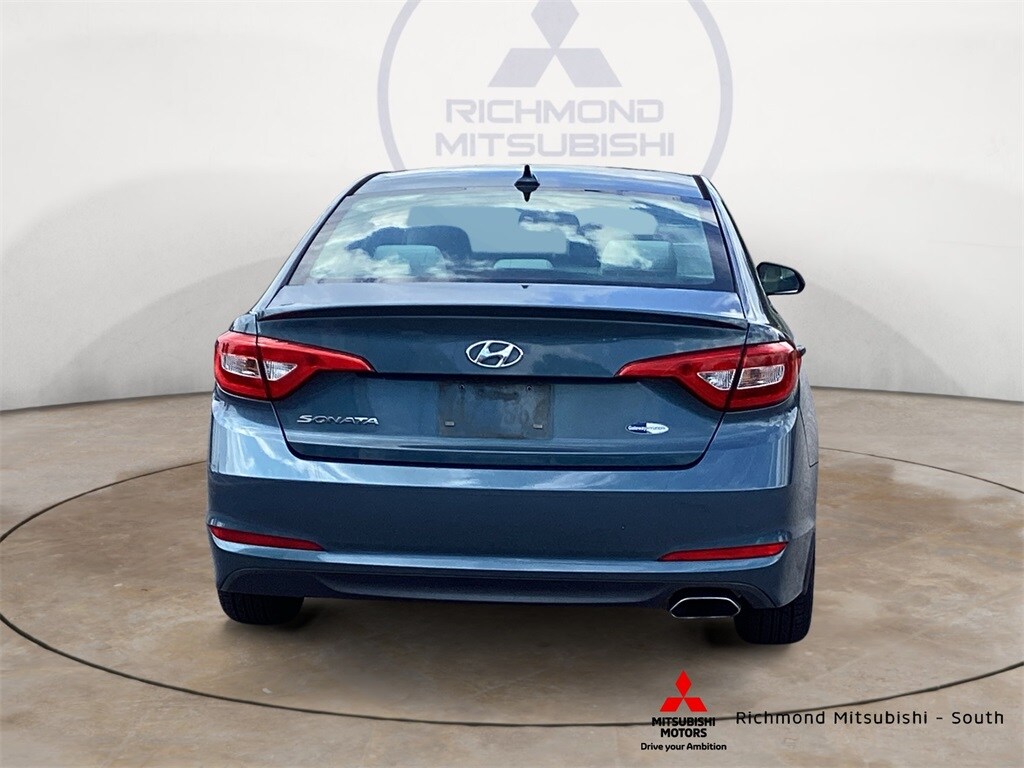 2016 Hyundai Sonata SE photo 4