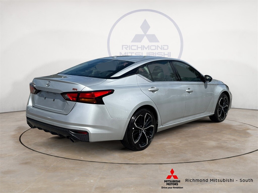 2023 Nissan Altima 2.5 SR photo 2