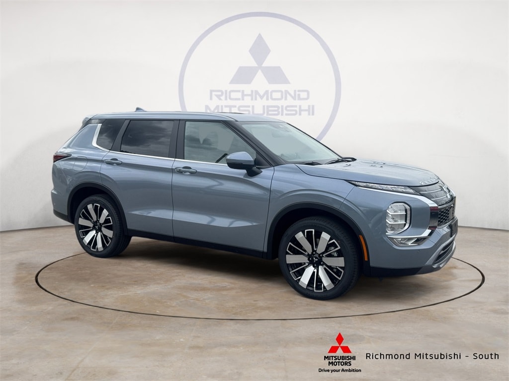 2025 Mitsubishi Outlander SE's photo