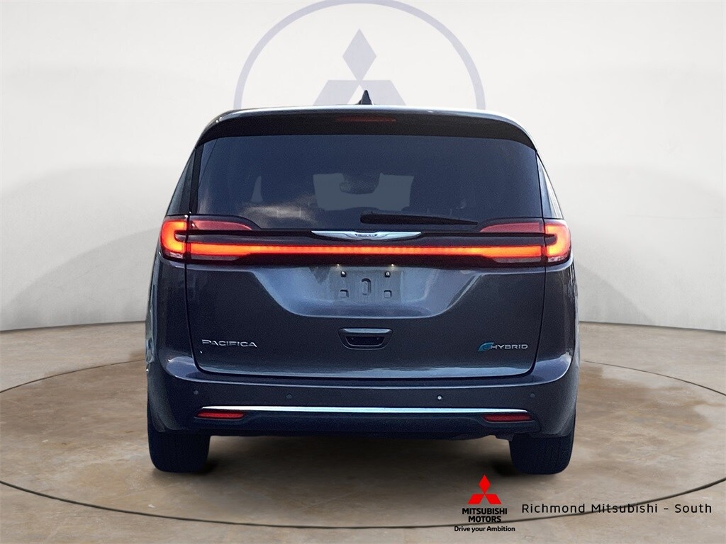 2023 Chrysler Pacifica Touring L photo 4