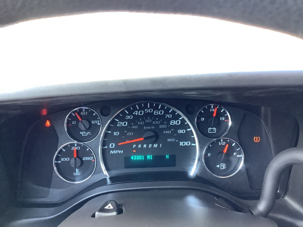 2021 Chevrolet Express Passenger LT - Photo 17
