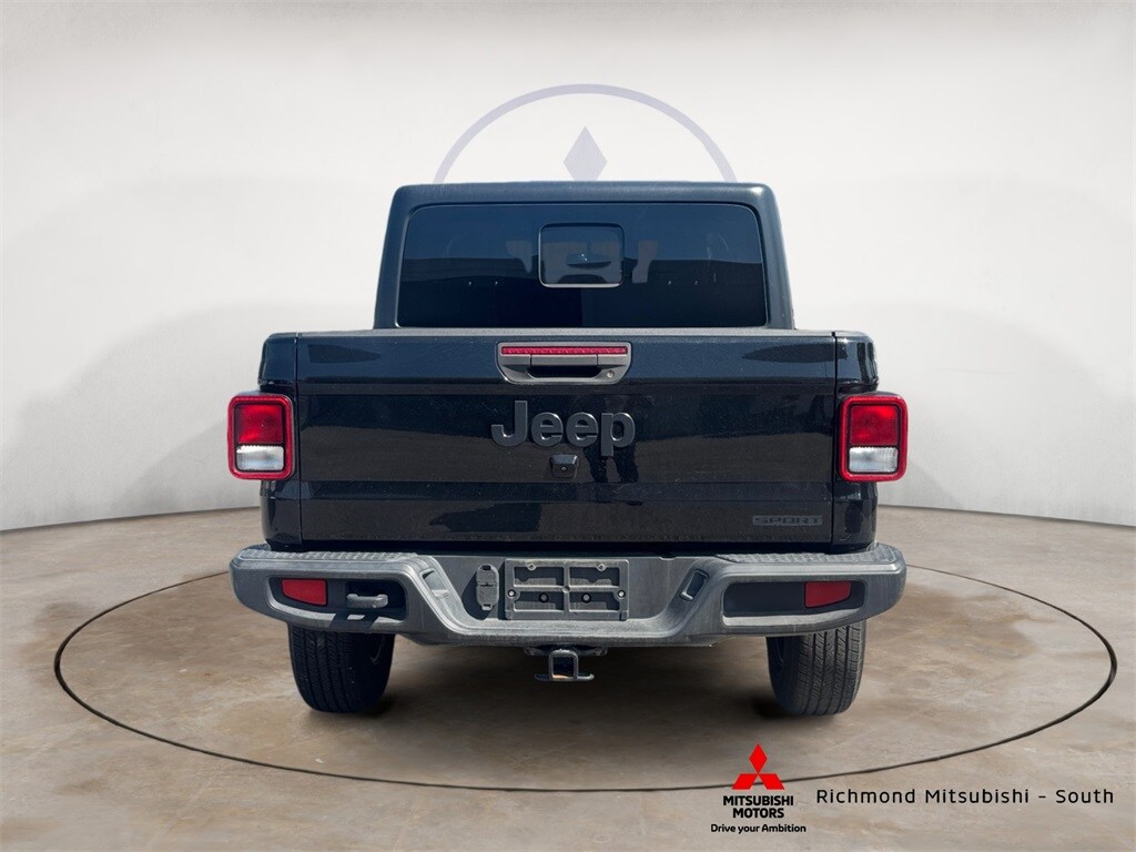 2020 Jeep Gladiator Sport photo 3