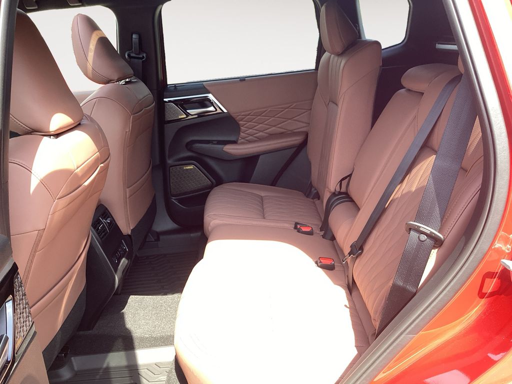 2025 Mitsubishi Outlander SEL - Photo 13