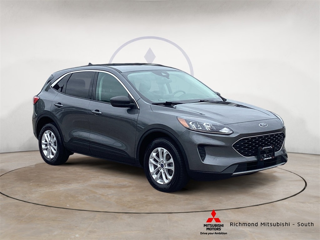 2022 Ford Escape SE's photo