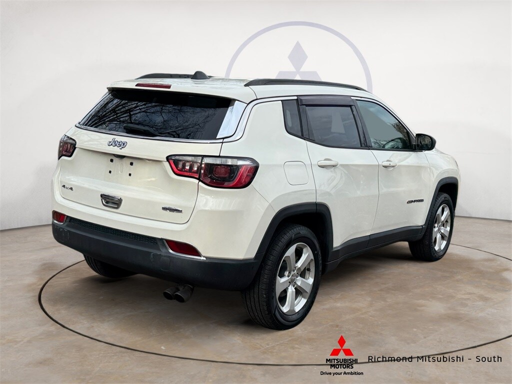 2018 Jeep Compass Latitude photo 2