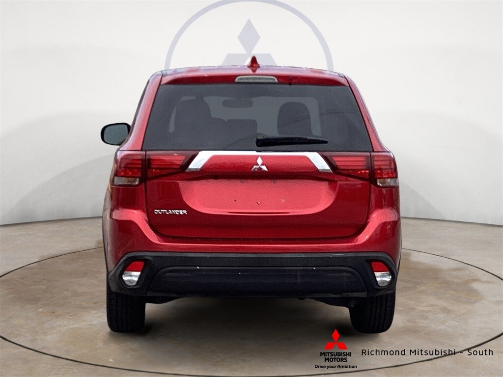 2020 Mitsubishi Outlander ES photo 4
