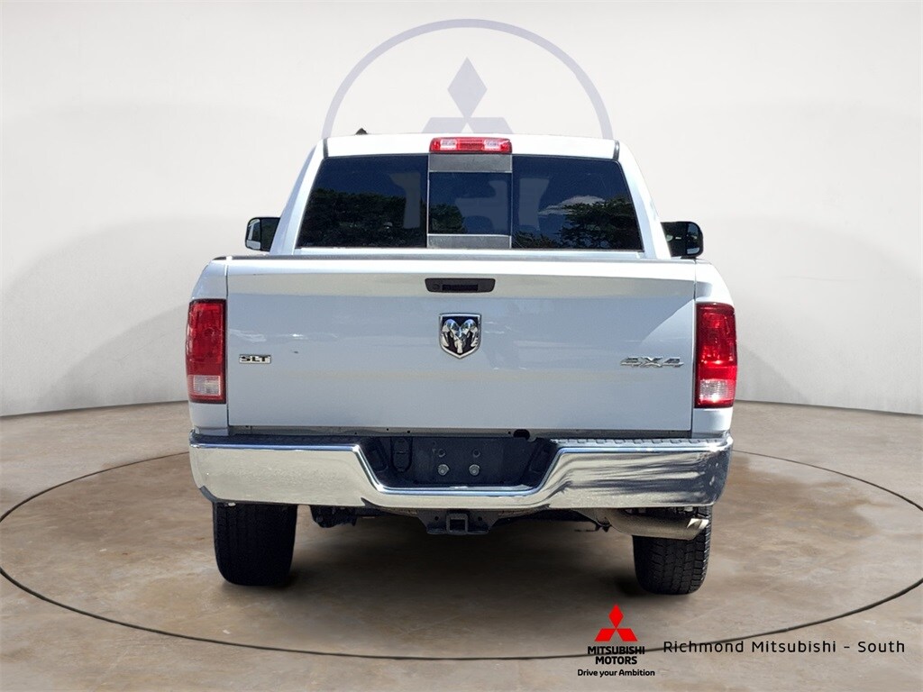 2023 Ram 1500 Classic SLT photo 4
