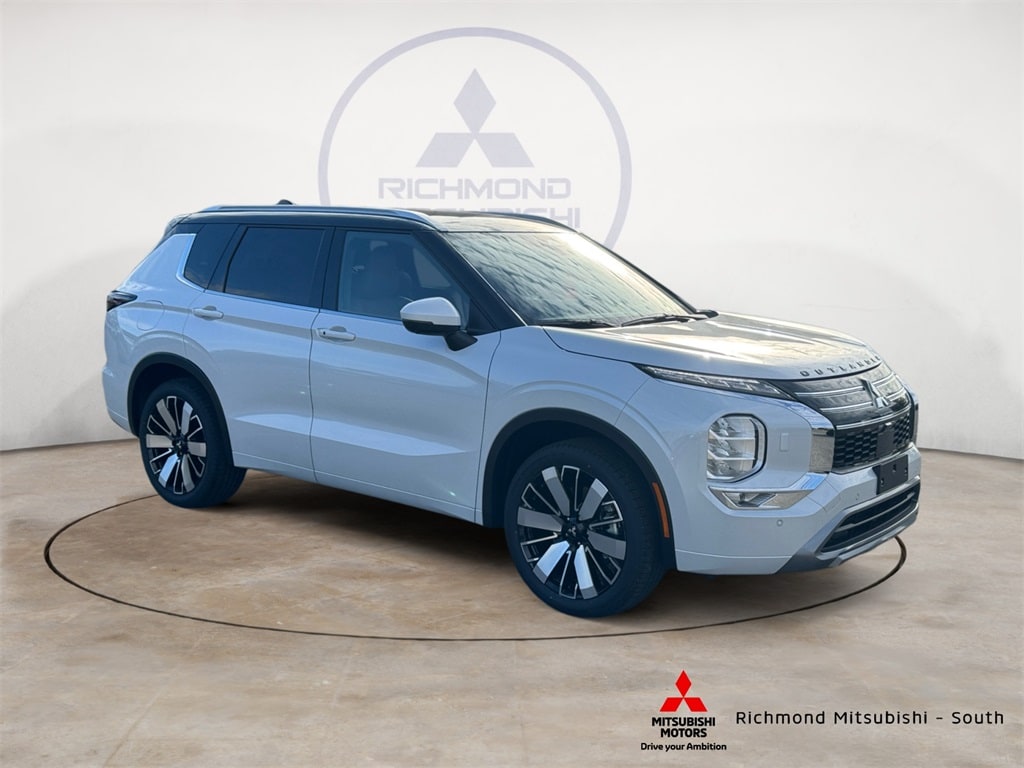 2025 Mitsubishi Outlander SEL's photo