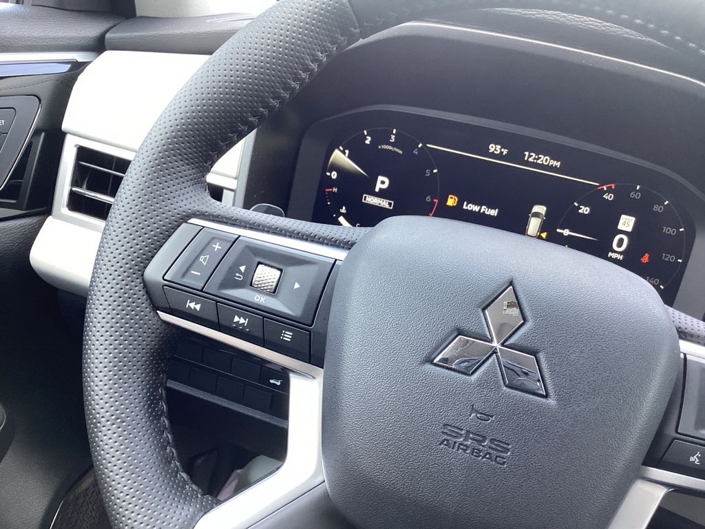 2025 Mitsubishi Outlander SEL Platinum Edition - Photo 20