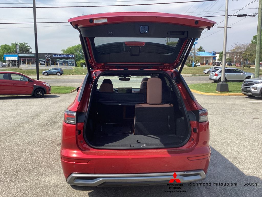 2025 Mitsubishi Outlander SEL - Photo 16