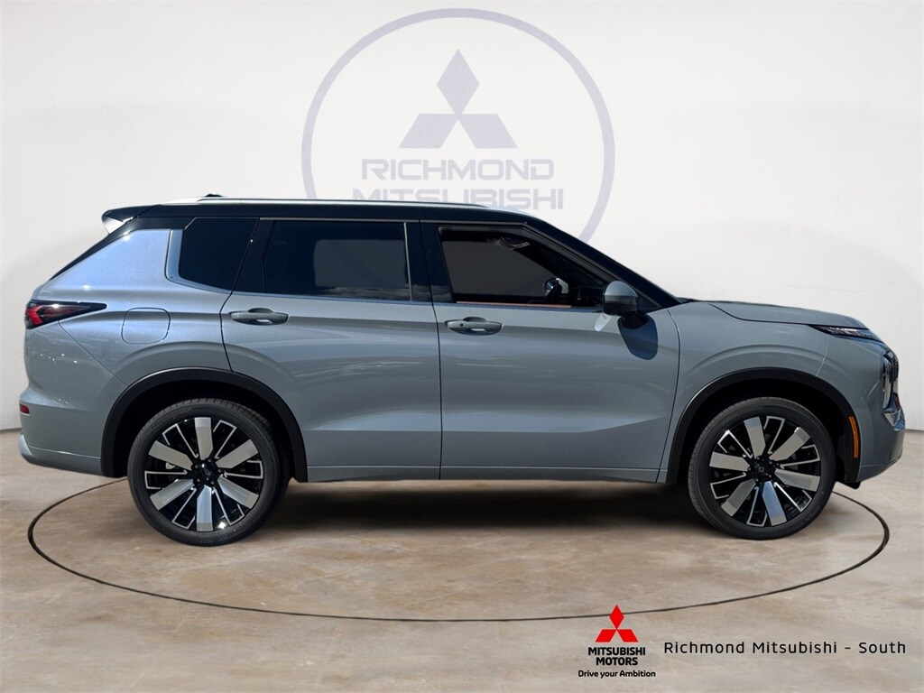 2025 Mitsubishi Outlander SEL GT photo 2