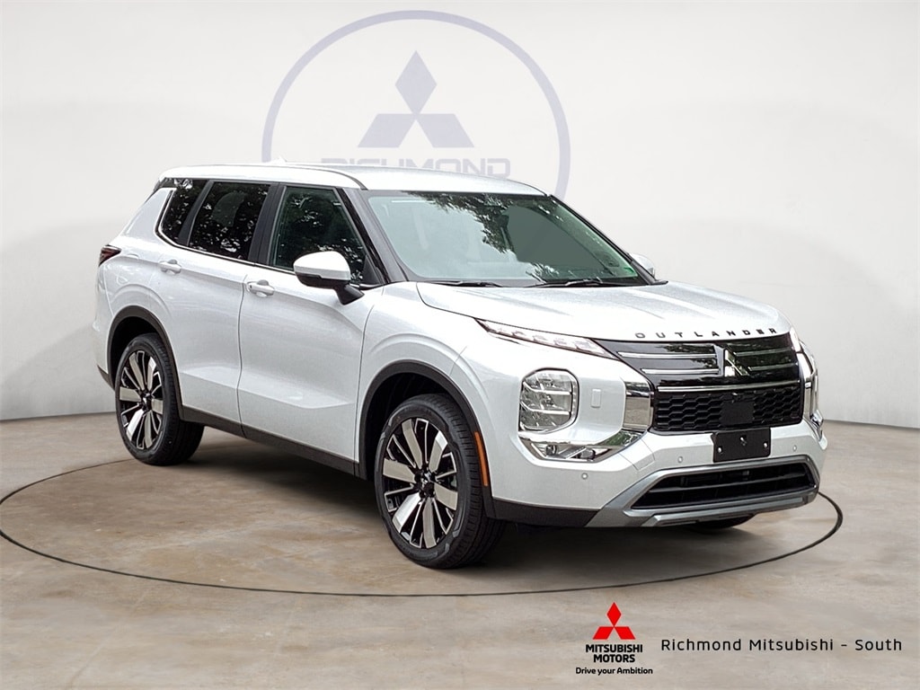 2025 Mitsubishi Outlander SE's photo