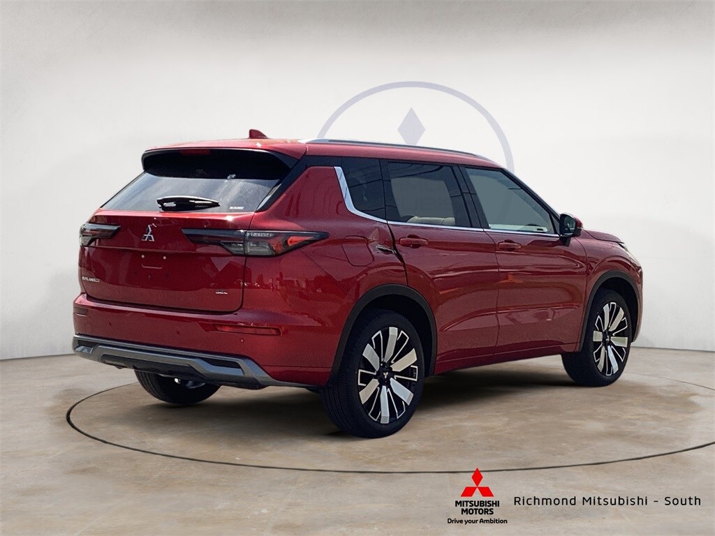 2025 Mitsubishi Outlander SEL photo 3