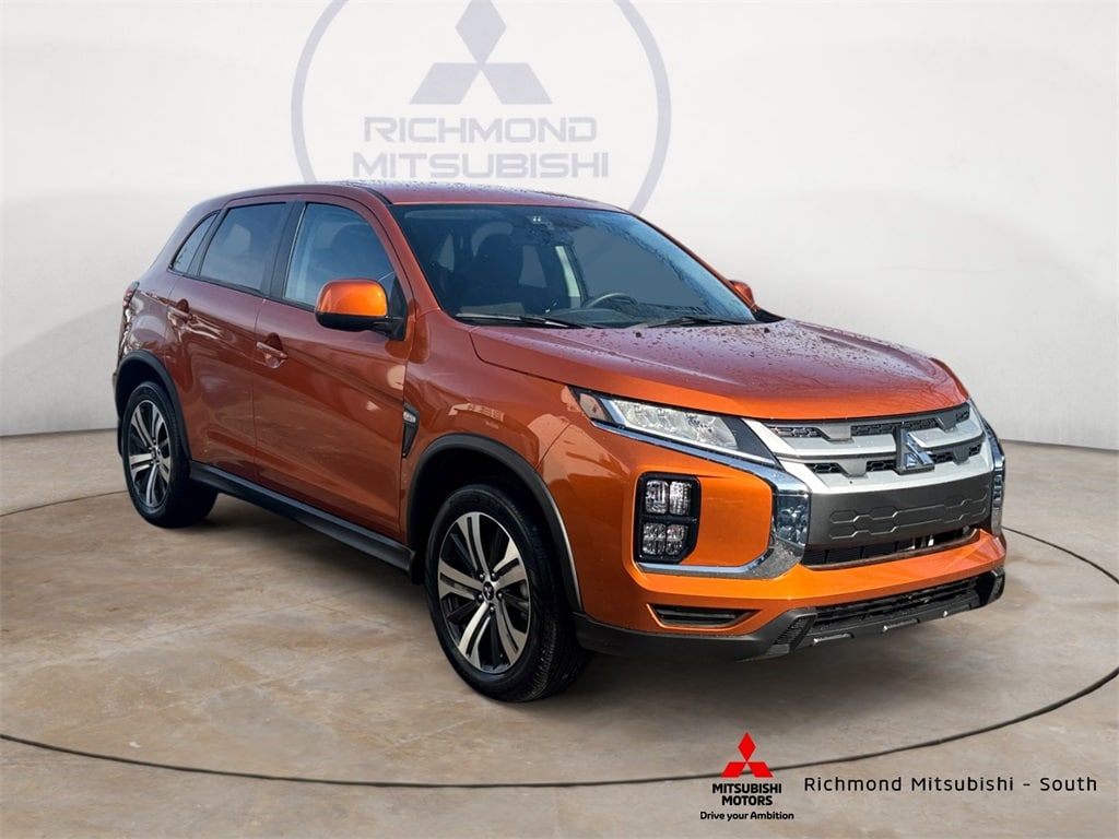 2025 Mitsubishi Outlander Sport ES's photo