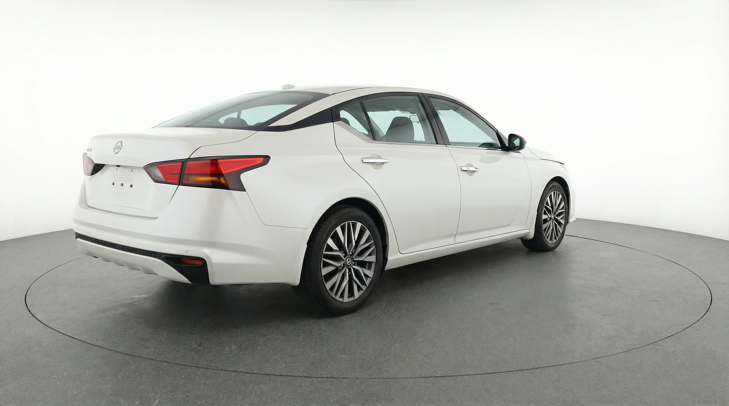 Thumbnail: 2025 Nissan Altima - 9