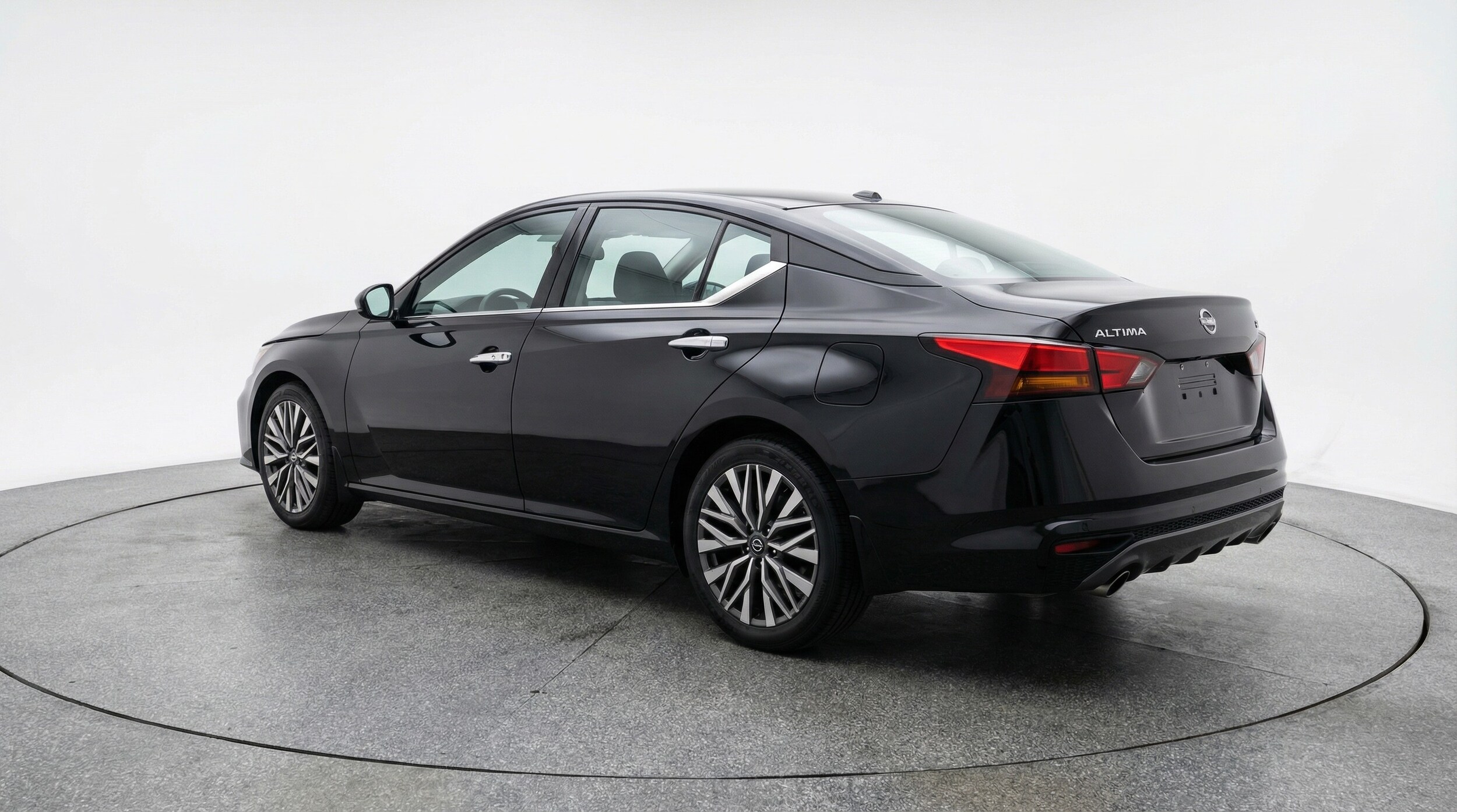 Thumbnail: 2025 Nissan Altima - 5