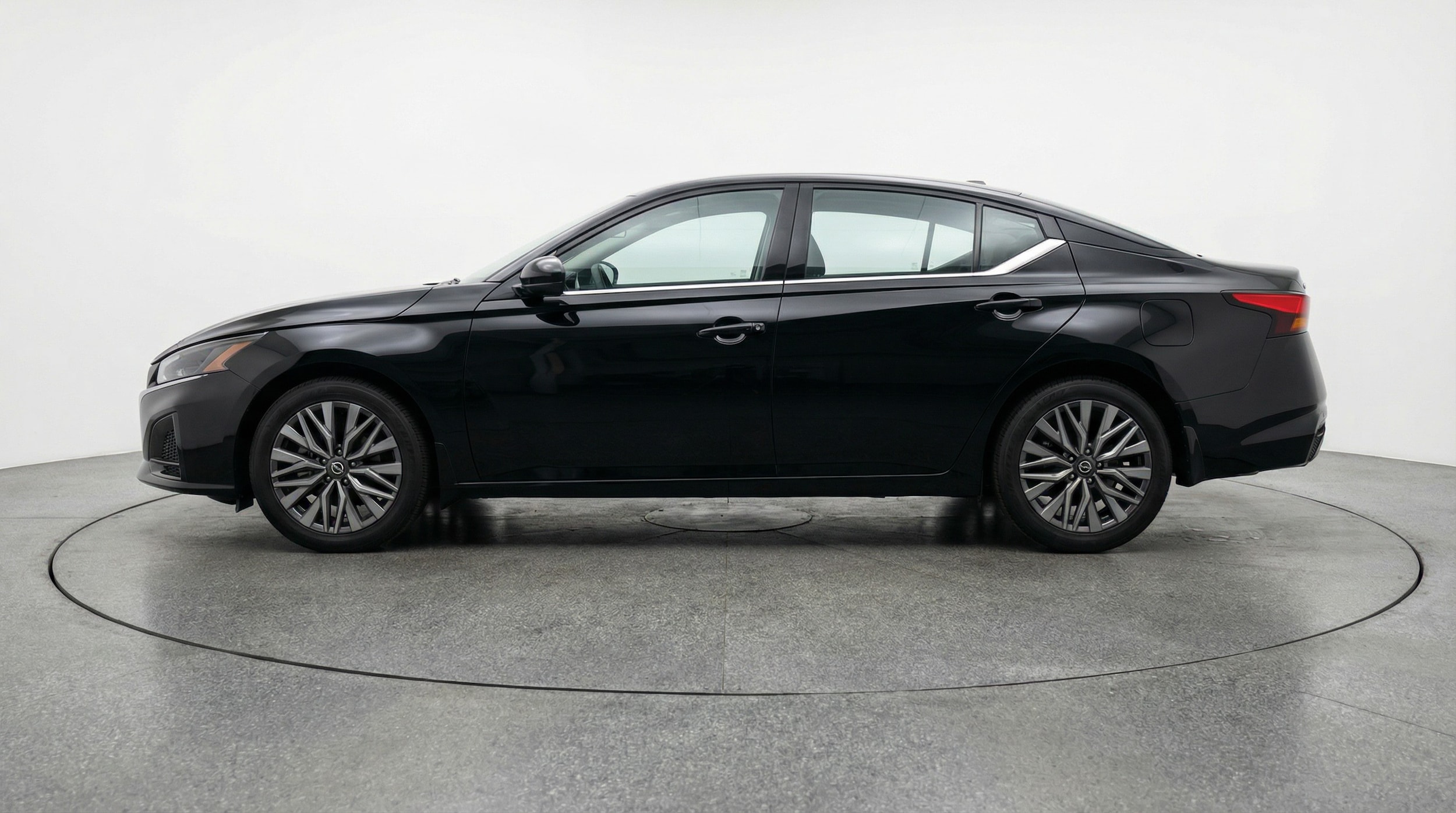 Thumbnail: 2025 Nissan Altima - 4