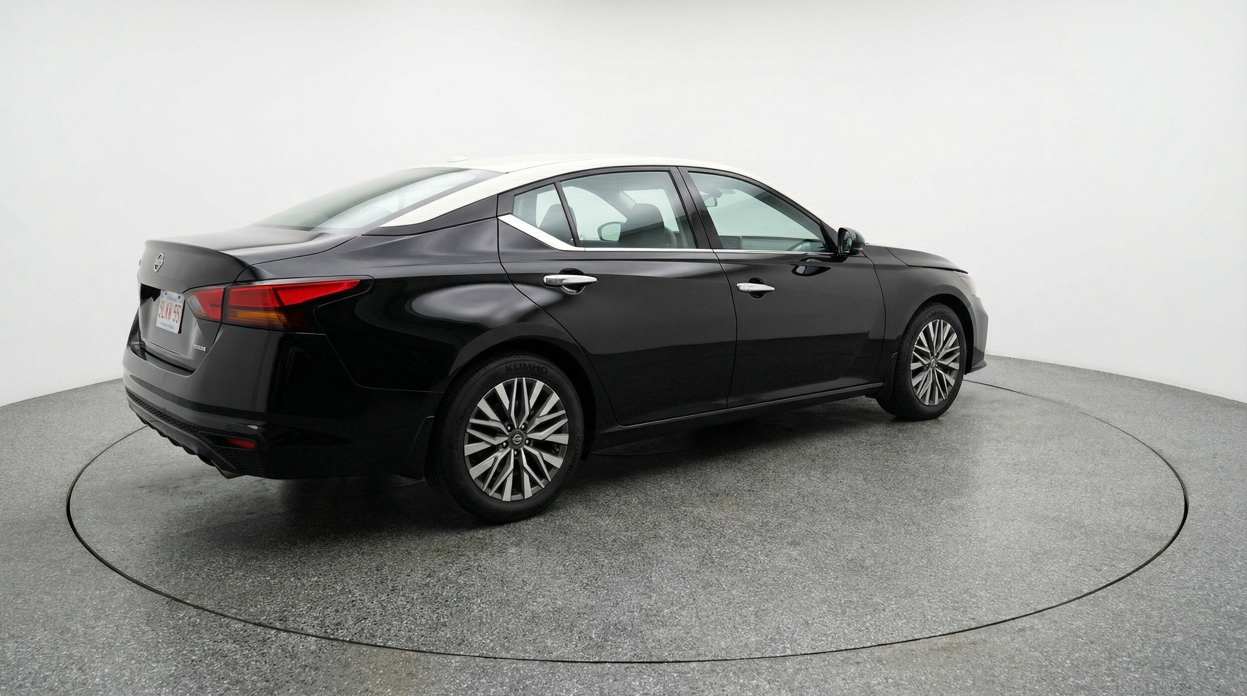 Thumbnail: 2025 Nissan Altima - 9