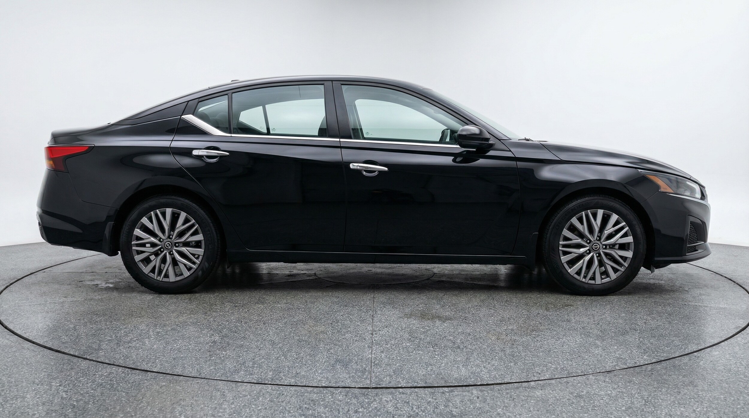 Thumbnail: 2025 Nissan Altima - 8