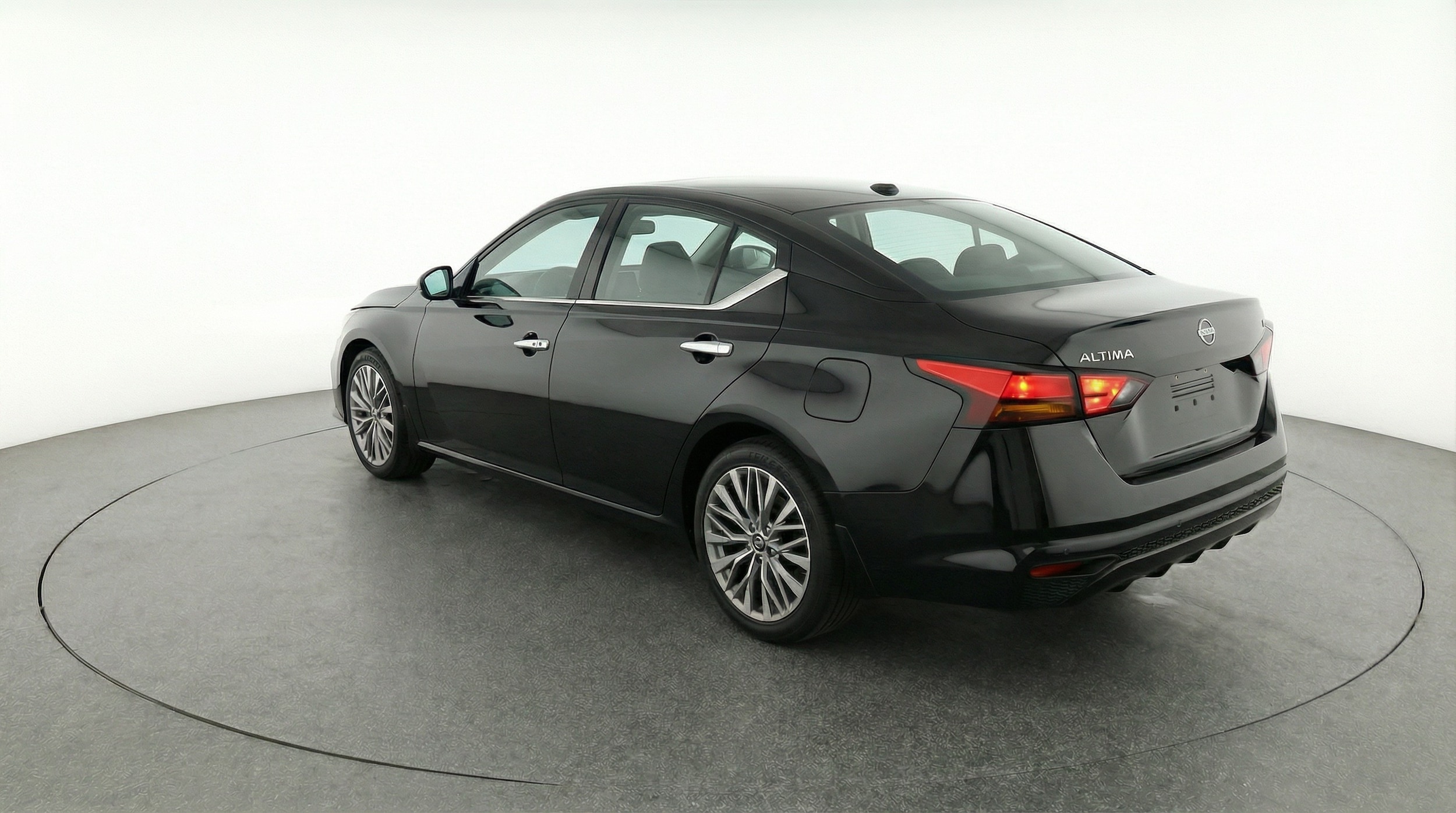 Thumbnail: 2025 Nissan Altima - 5