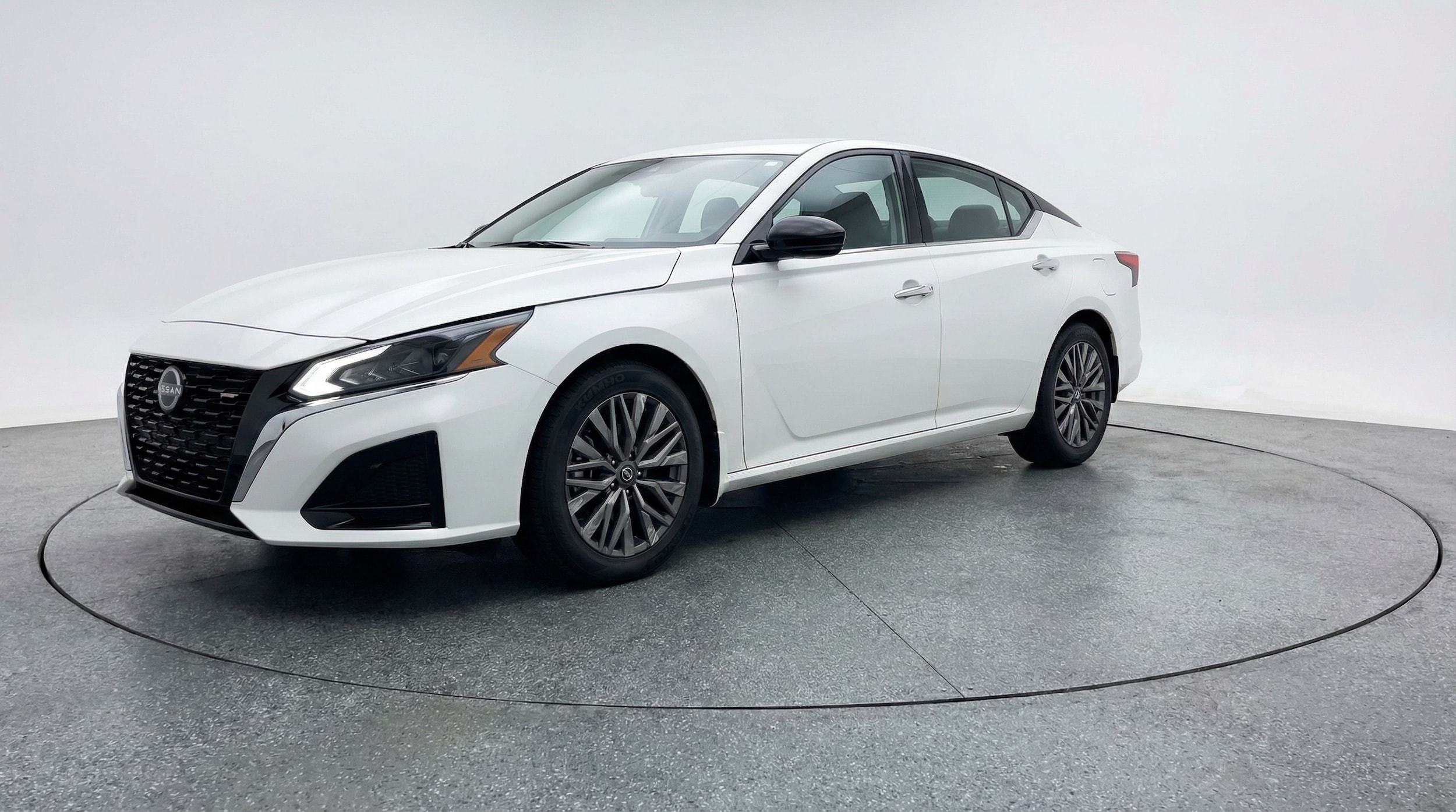 Thumbnail: 2025 Nissan Altima - 3