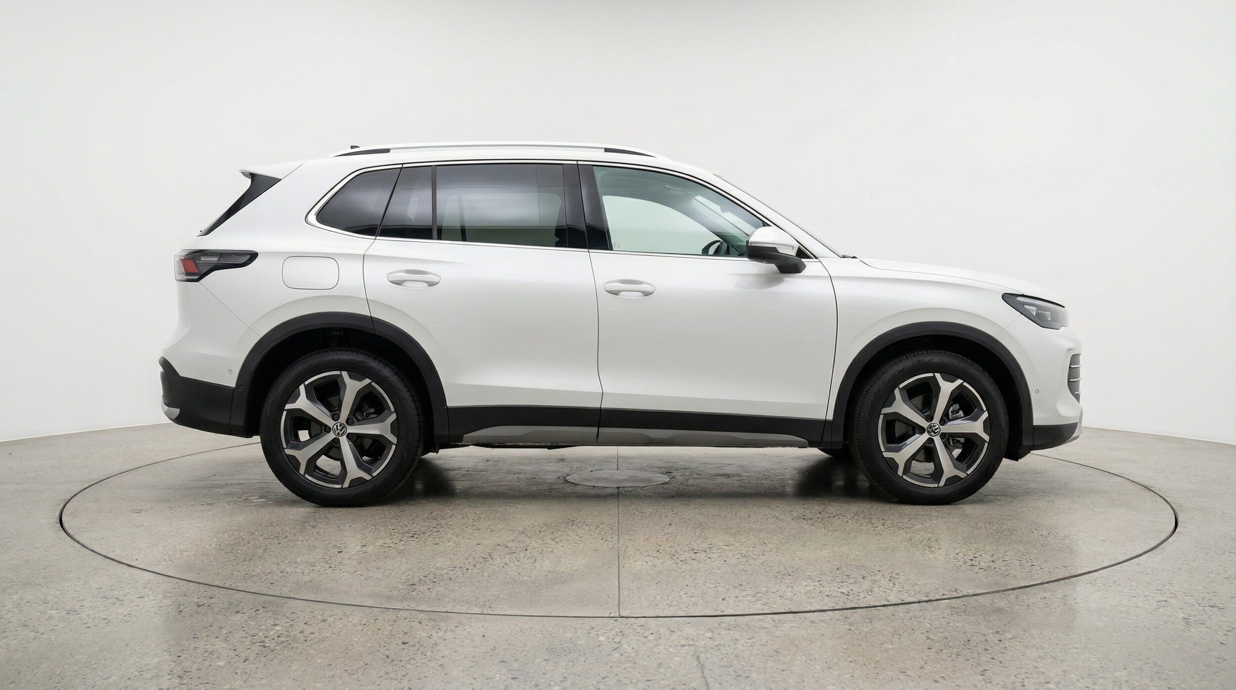 Thumbnail: 2026 Volkswagen Tiguan - 11