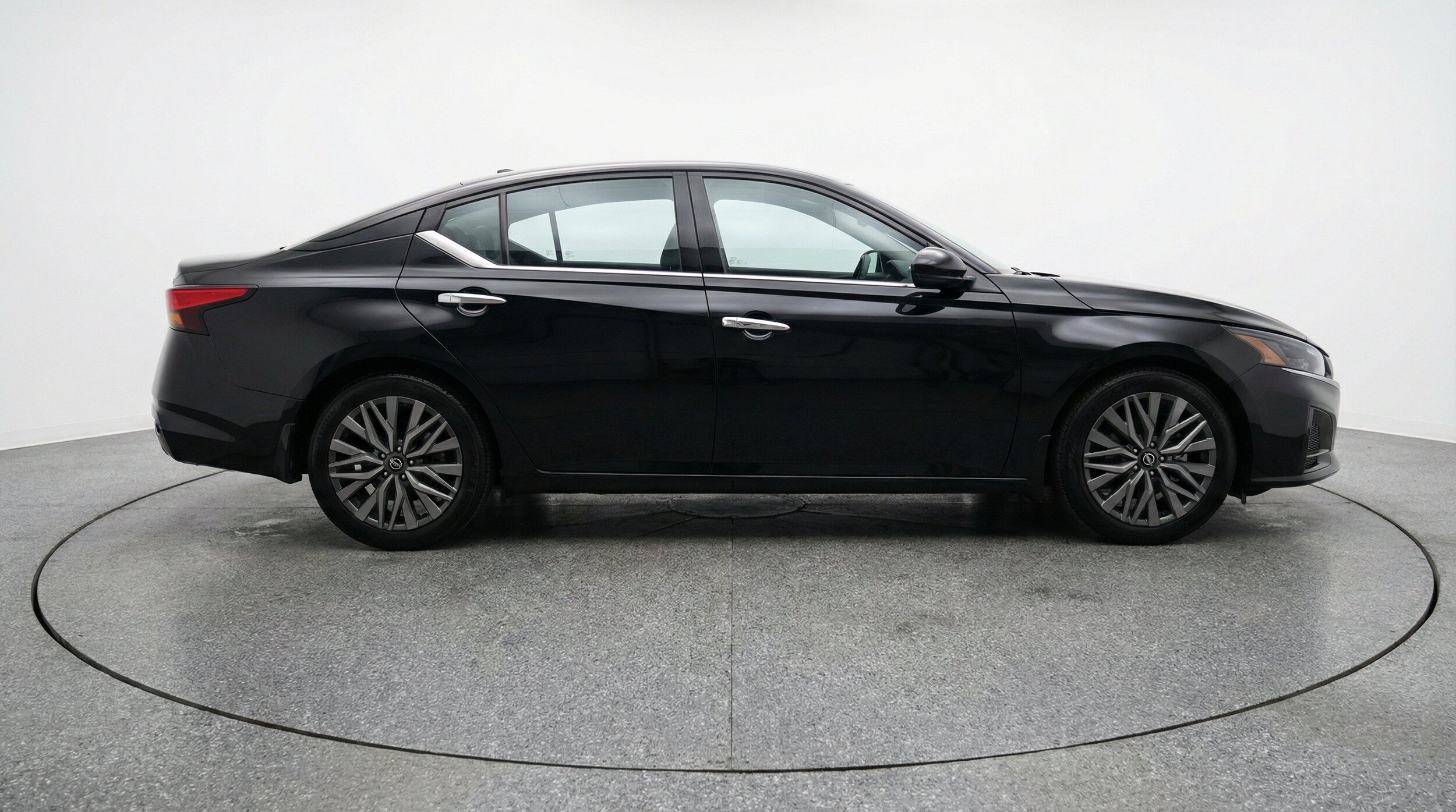 Thumbnail: 2025 Nissan Altima - 11