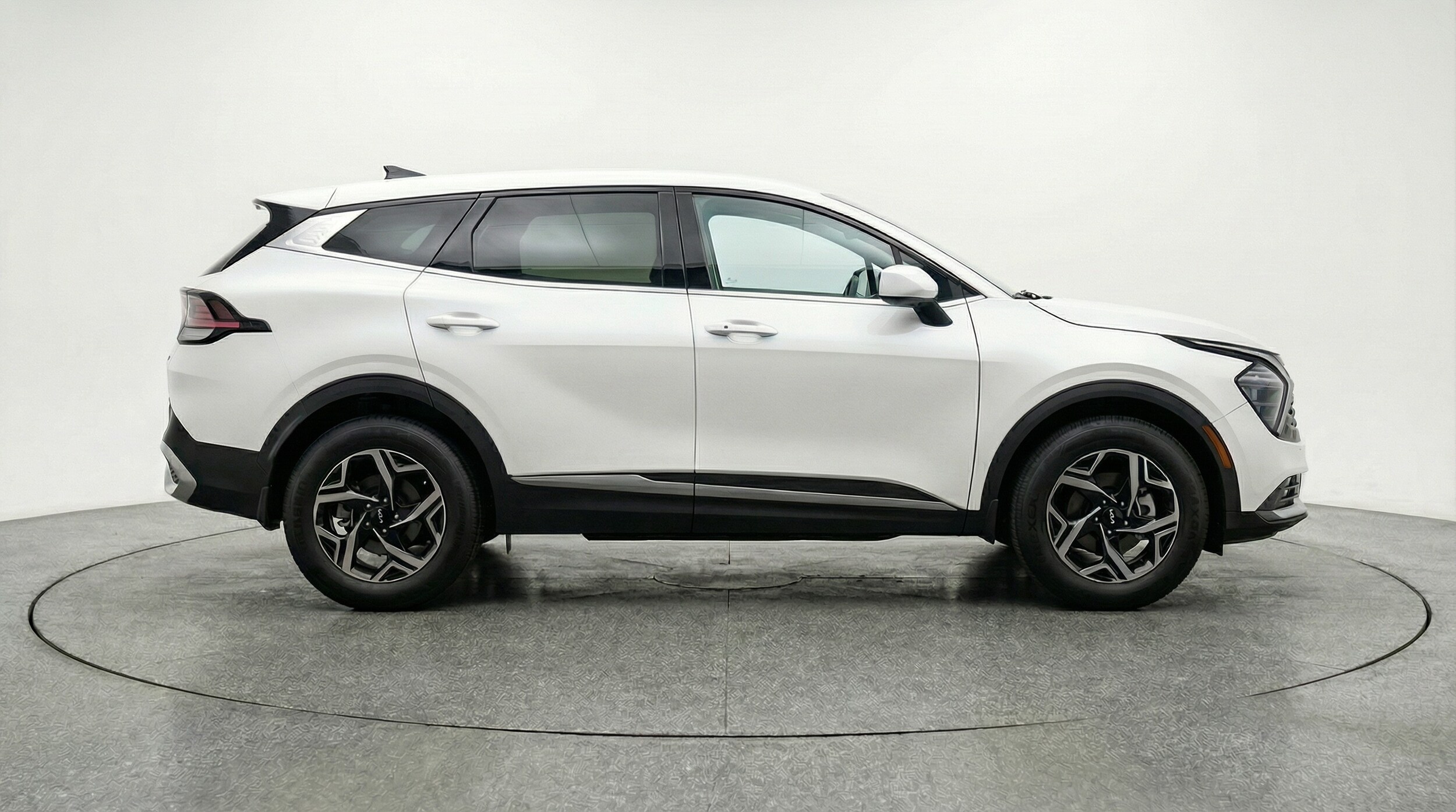 Thumbnail: 2025 Kia Sportage - 8