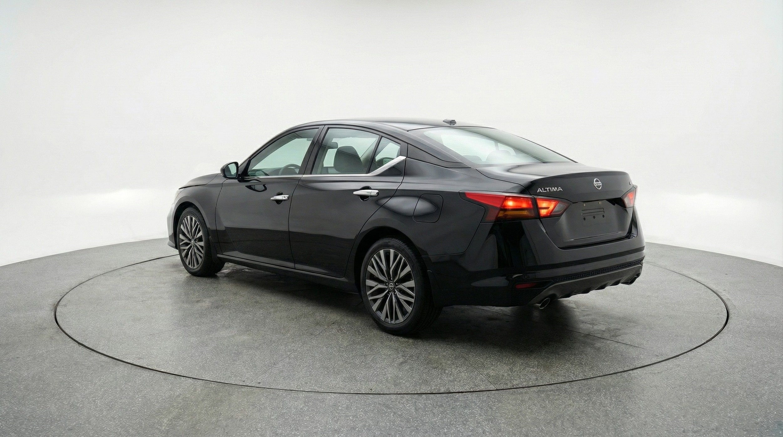 Thumbnail: 2025 Nissan Altima - 5