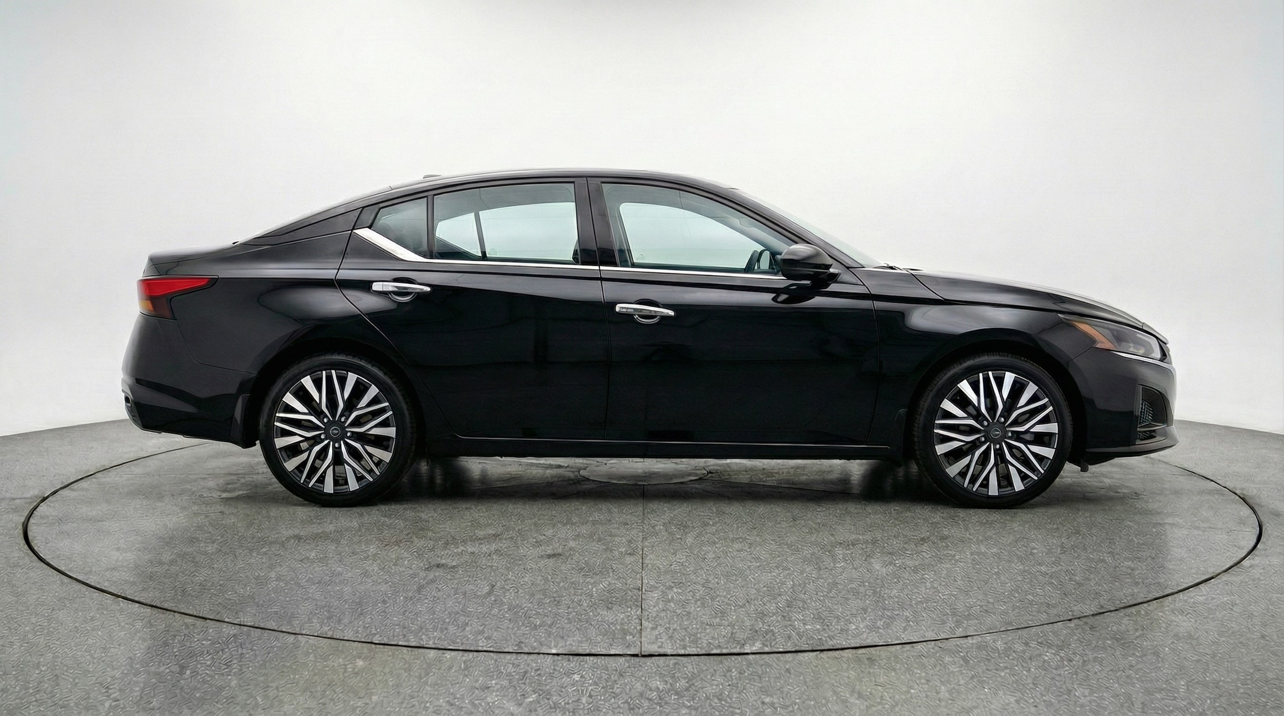 Thumbnail: 2025 Nissan Altima - 8