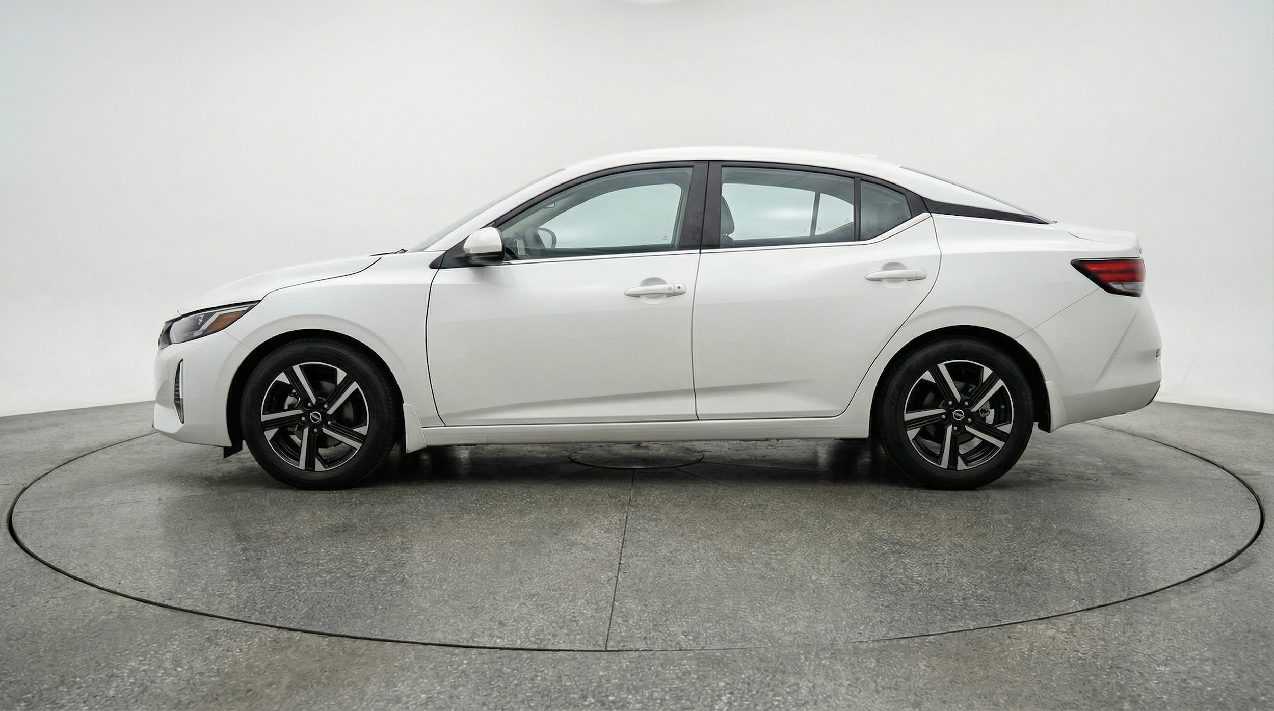 Thumbnail: 2025 Nissan Sentra - 4