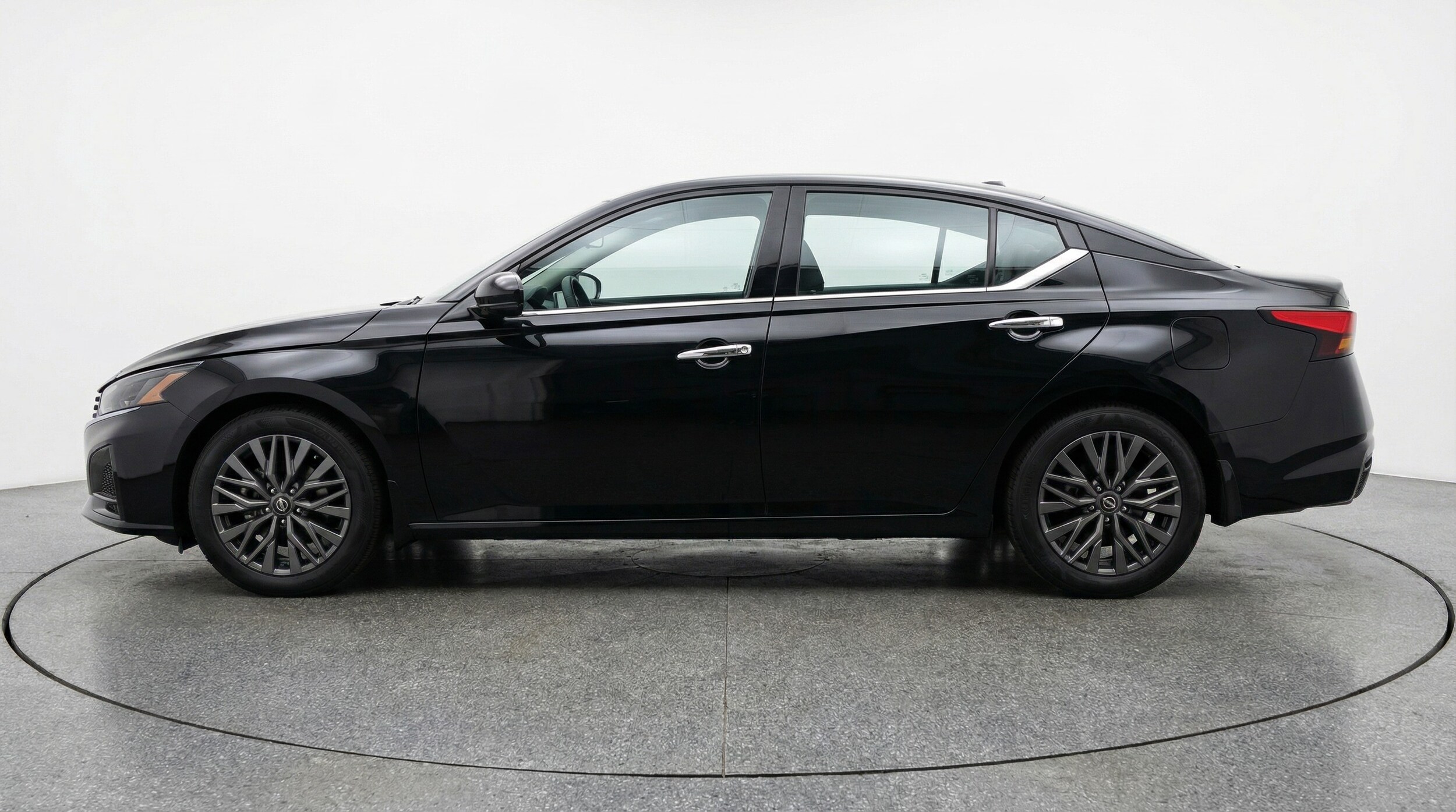 Thumbnail: 2025 Nissan Altima - 4