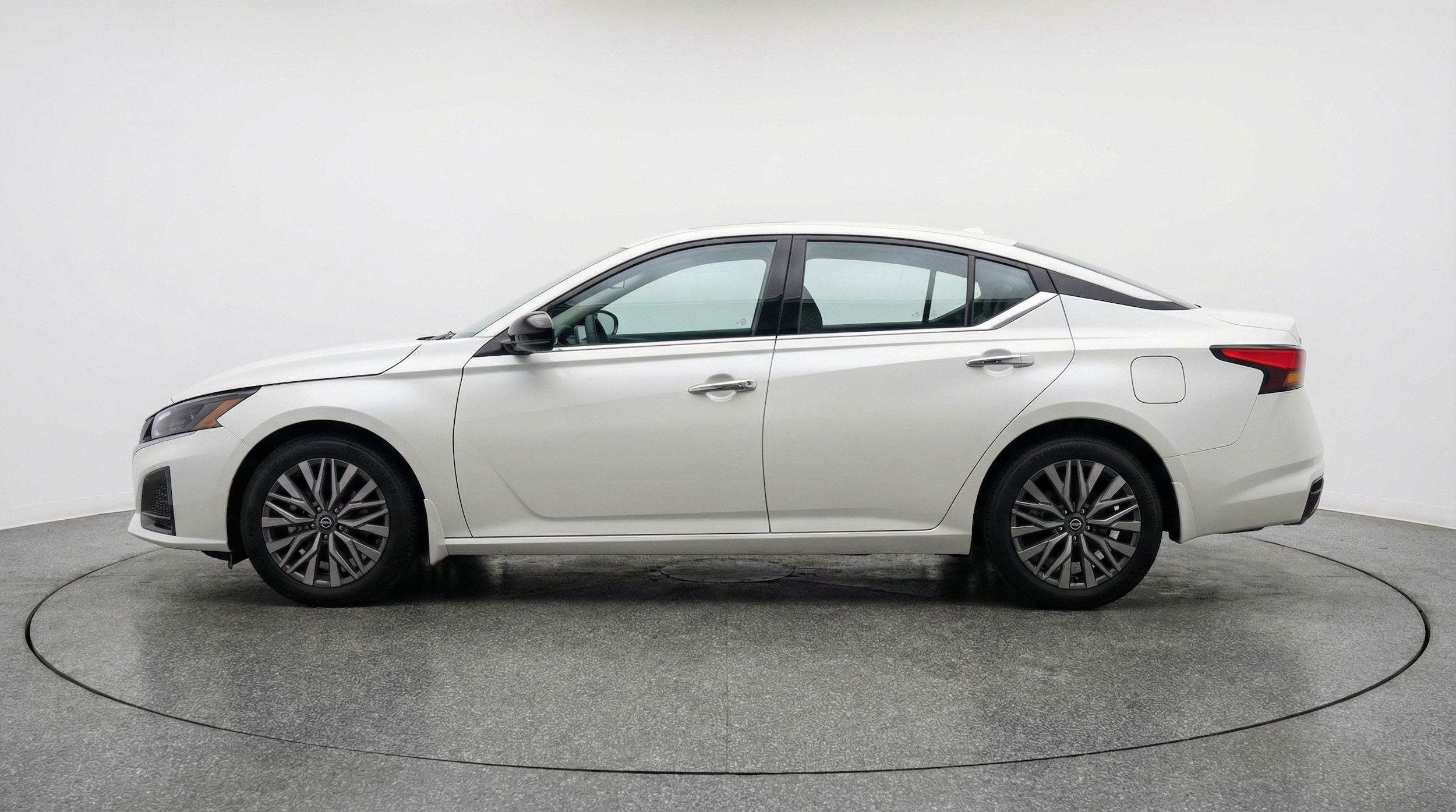 Thumbnail: 2025 Nissan Altima - 4