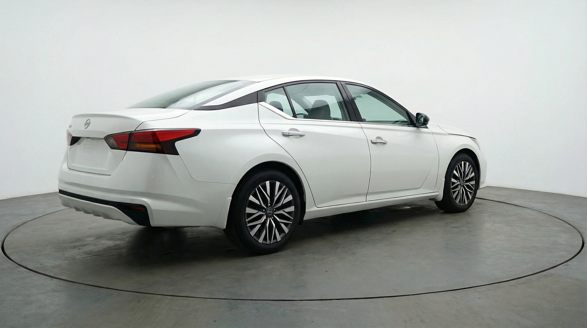 Thumbnail: 2025 Nissan Altima - 9