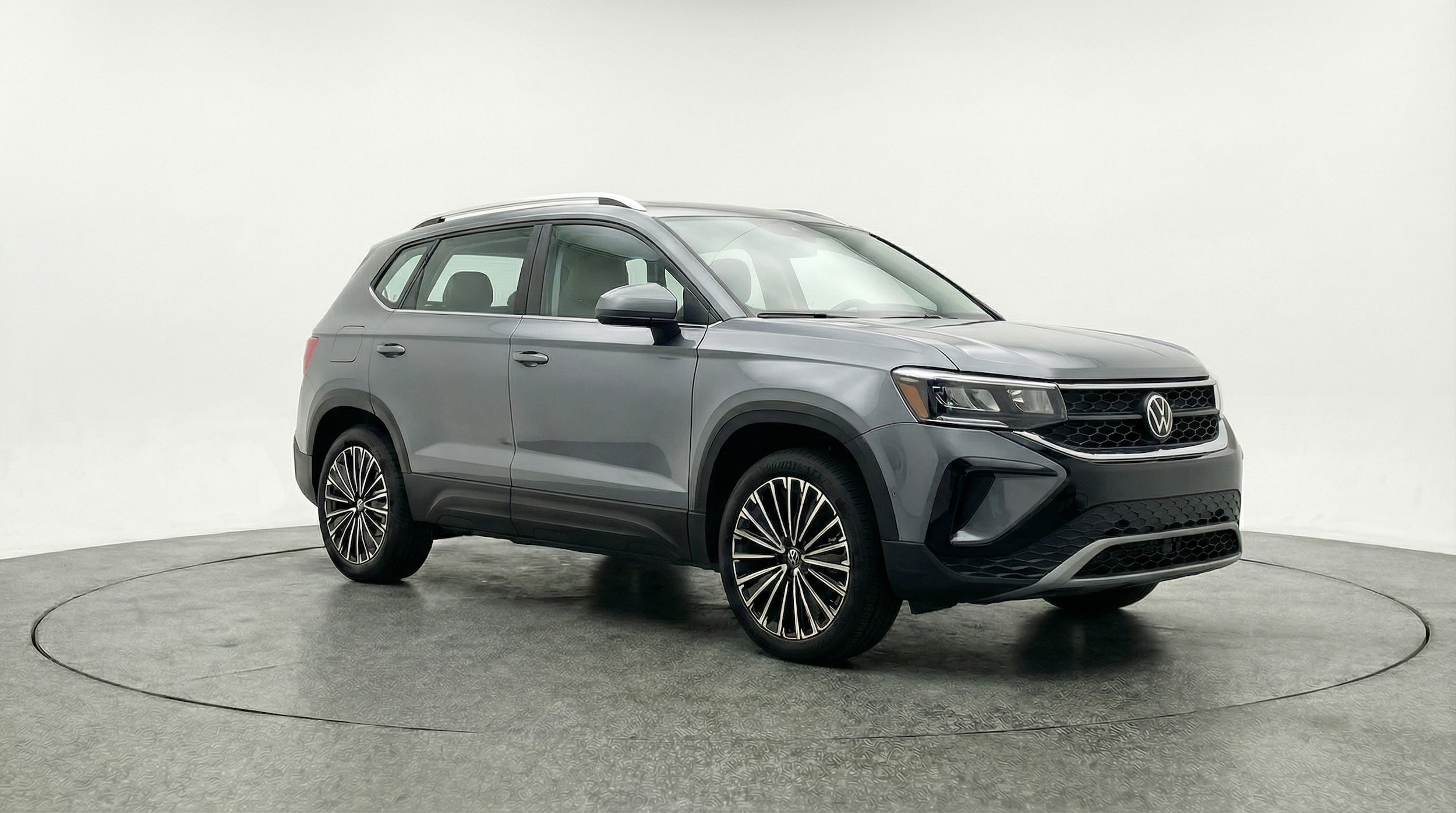 Thumbnail: 2025 Volkswagen Taos - 1