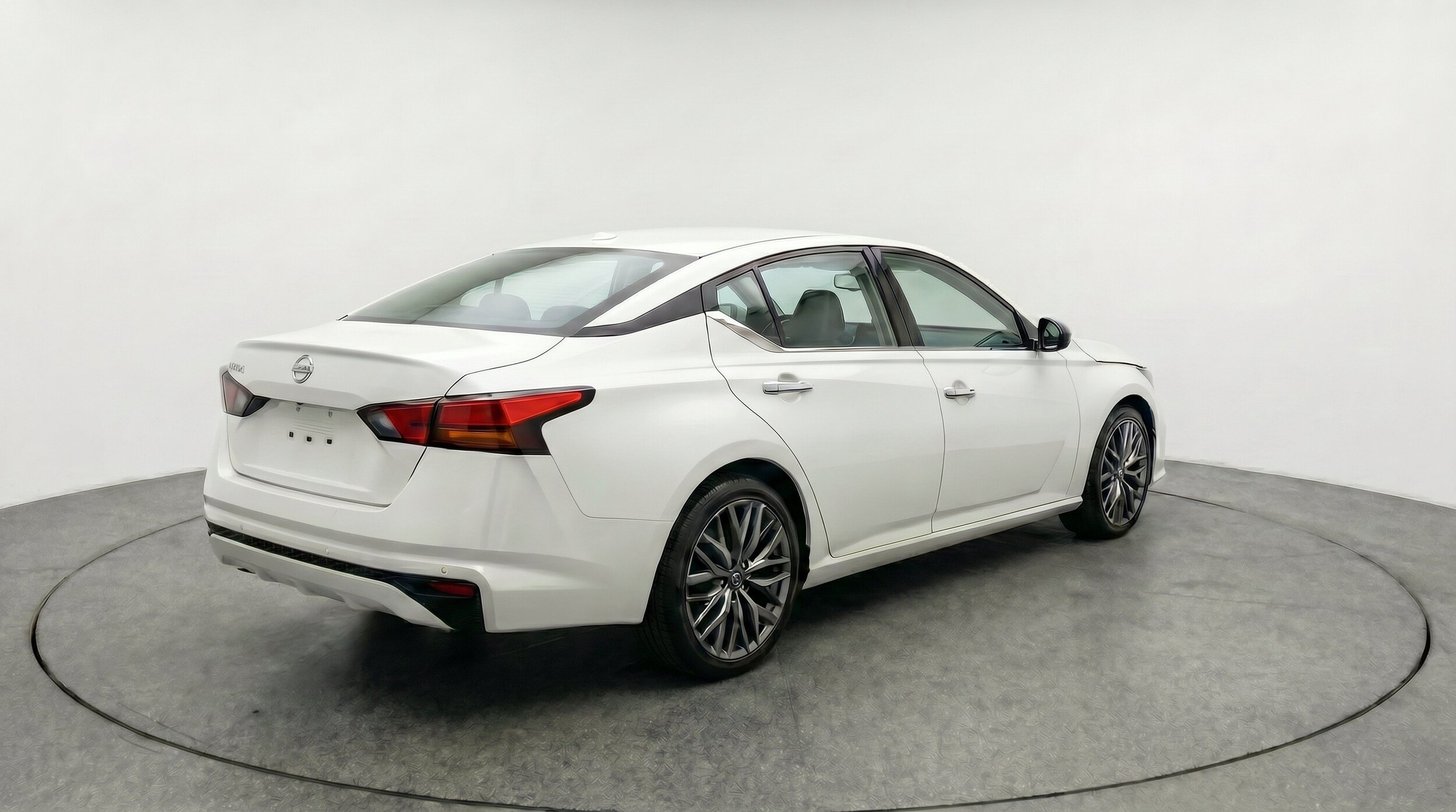 Thumbnail: 2025 Nissan Altima - 9