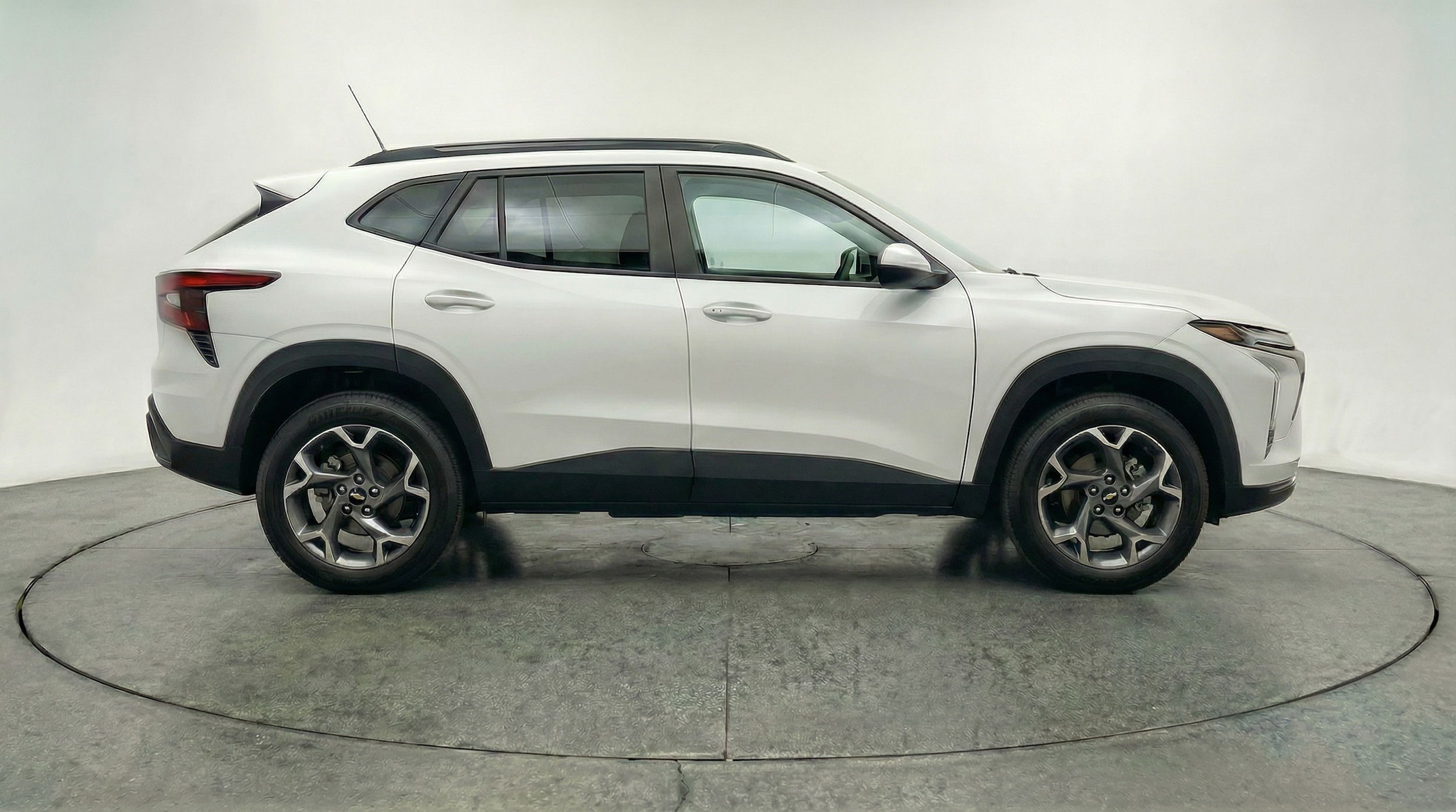 Thumbnail: 2025 Chevrolet Trax - 8