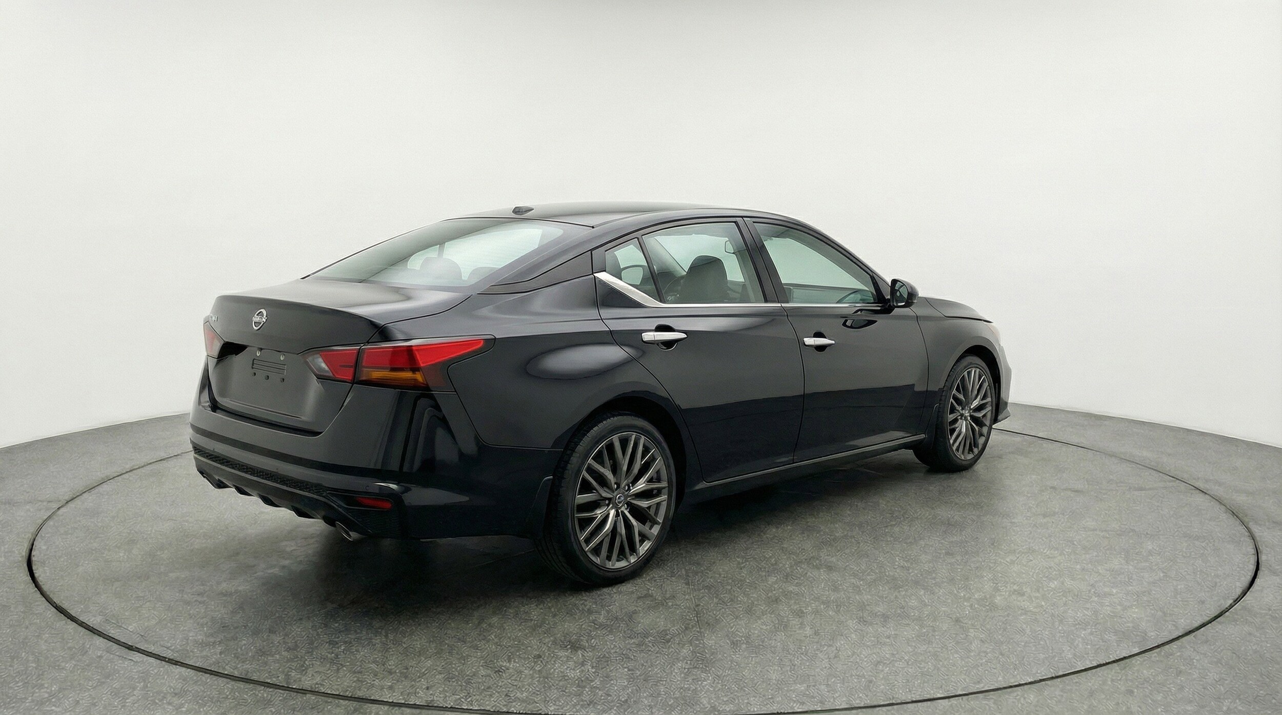 Thumbnail: 2025 Nissan Altima - 9