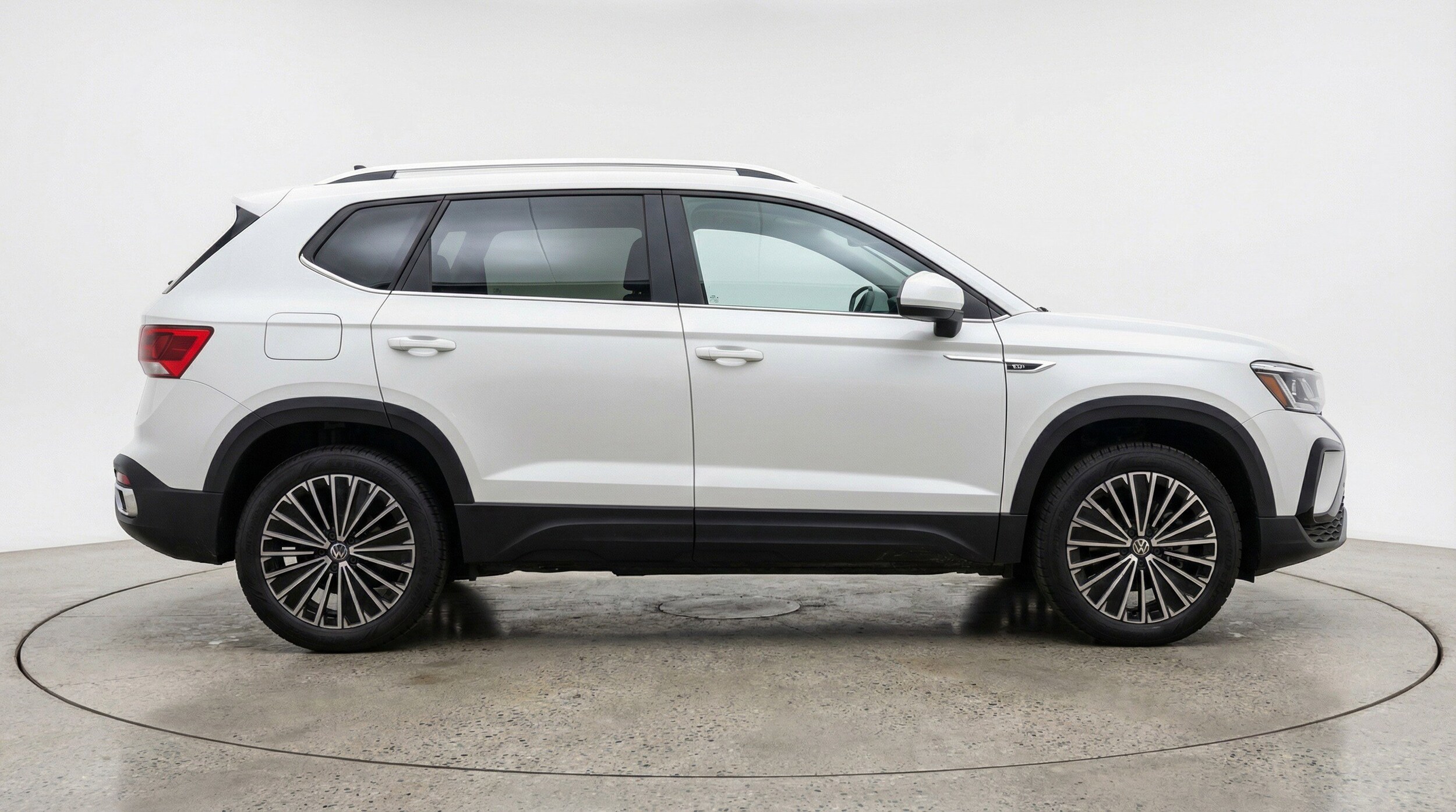 Thumbnail: 2025 Volkswagen Taos - 11