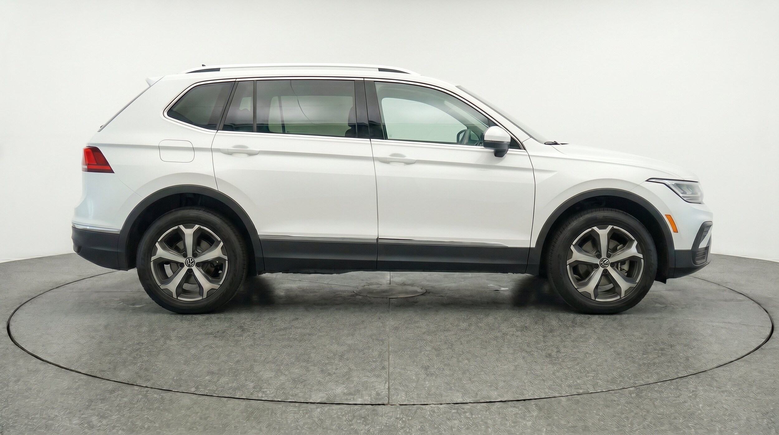 Thumbnail: 2026 Volkswagen Tiguan - 11