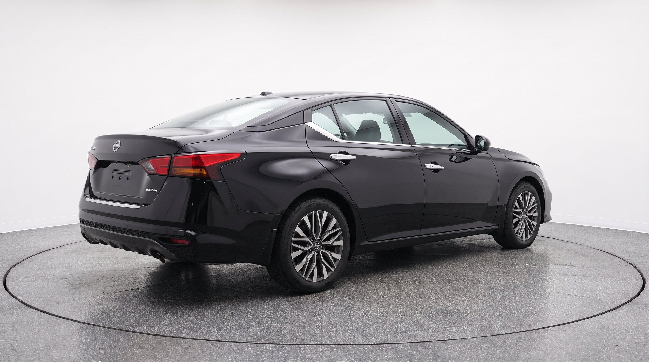 Thumbnail: 2025 Nissan Altima - 9