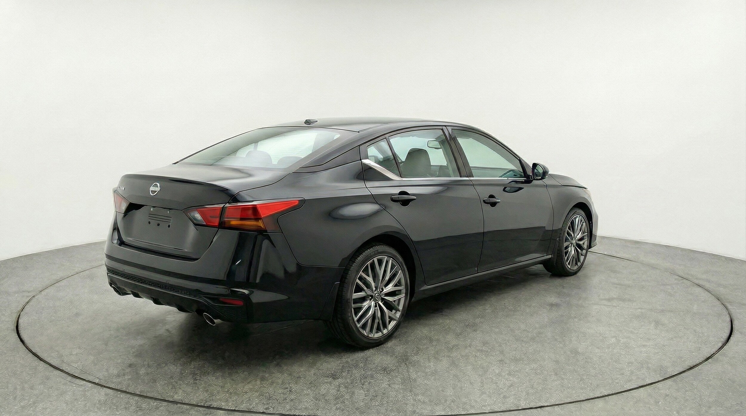 Thumbnail: 2025 Nissan Altima - 9